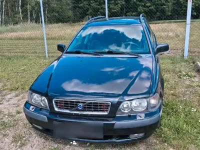 Gebraucht Volvo V40 163 PS (119 kW) 2002 Schwarz Kombi
