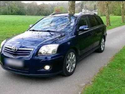 Gebraucht Toyota Avensis T2 150 PS (110 kW) 2008 Blau Kombi