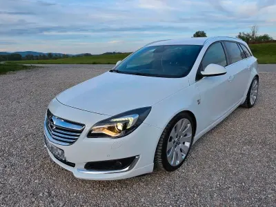 Używany Opel Insignia OPC 194 KM (142 kW) 2014 Biały Kombi