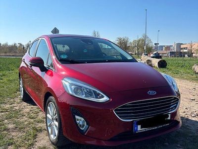 Second-hand Ford Fiesta Cool & Connect 101 CP (74 kW) 2019 Roșu Hatchback