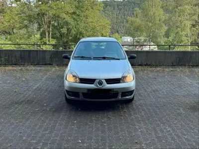 Gebraucht Renault Clio II Campus 75 PS (55 kW) 2008 Silber Limousine