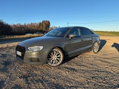 Gebraucht Audi A3 116 PS (85 kW) 2019 Grau Limousine