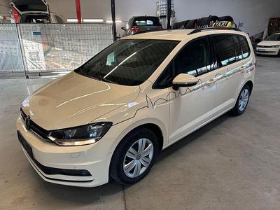 Gebraucht 2021 VW Touran Comfortline Van / Kleinbus | 12.980 € (Teuer)