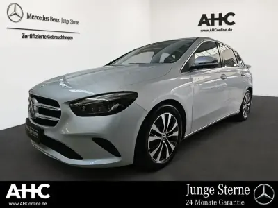 Gebraucht Mercedes B200 Progressive 163 PS (119 kW) 2022 Iridiumsilber metallic Van / Kleinbus