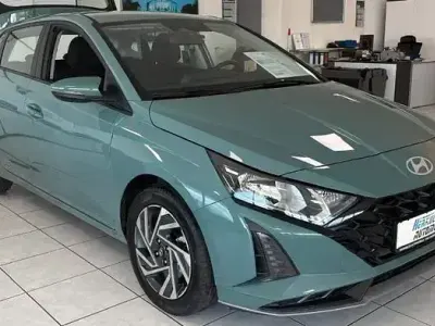 Neu Hyundai i20 90 PS (66 kW) 2026 Grün Kleinwagen