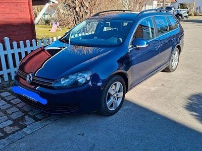Gebraucht VW Golf VII Comfortline 140 PS (102 kW) 2012 Blau Kombi