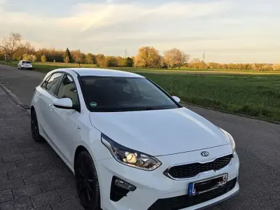 Używany Kia Ceed 99 KM (72 kW) 2019 Biały Hatchback