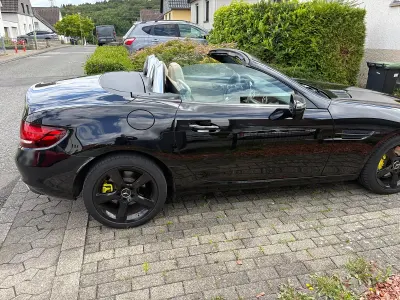 Gebraucht Mercedes SLC250 204 PS (150 kW) 2016 Schwarz Cabrio