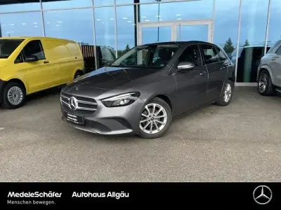Gebraucht Mercedes B200 Progressive 163 PS (119 kW) 2020 Mountaingrau (metallic) Kleinwagen