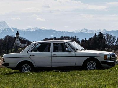 Gebraucht Mercedes 230 131 PS (96 kW) 1984 Weiß Limousine