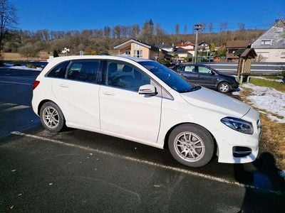 Gebraucht Mercedes B200 Urban 156 PS (114 kW) 2017 Weiß Van / Kleinbus