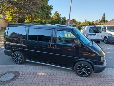 Gebraucht VW T4 102 PS (75 kW) 2001 Schwarz Van