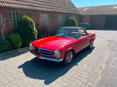 Gebraucht Mercedes 230 150 PS (110 kW) 1967 Rot Cabrio