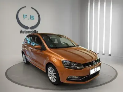 Gebraucht VW Polo 90 PS (66 kW) 2016 Orange Limousine