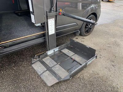 Gebraucht Ford Transit Custom 131 PS (96 kW) 2019 Grau Van / Kleinbus