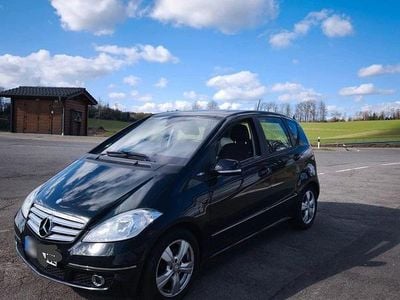 Gebraucht Mercedes A160 Avantgarde 95 PS (69 kW) 2010 Schwarz Kleinwagen