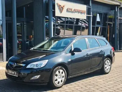 Gebraucht Opel Astra Edition 120 PS (88 kW) 2012 Schwarz Kombi