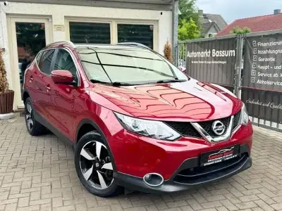 Gebraucht Nissan Qashqai 360º 163 PS (119 kW) 2015 Rot SUV