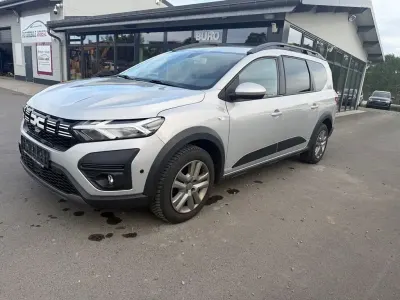 Gebraucht Dacia Jogger Expression 101 PS (74 kW) 2022 Silber Van / Kleinbus