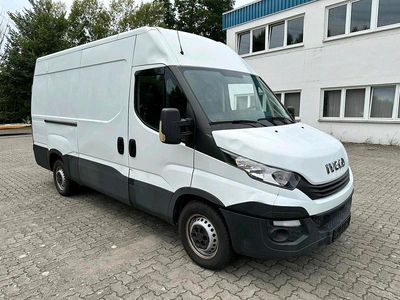 Gebraucht Iveco Daily 115 PS (84 kW) 2017 Weiß Van / Kleinbus