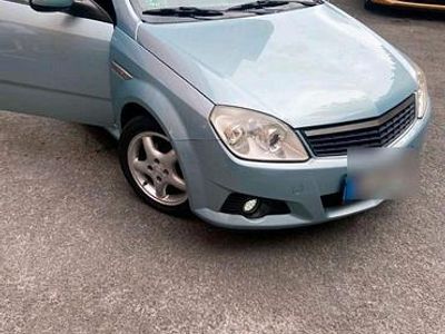 Second-hand Opel Tigra 66 CP (48 kW) 2007 Albastru Cabrio