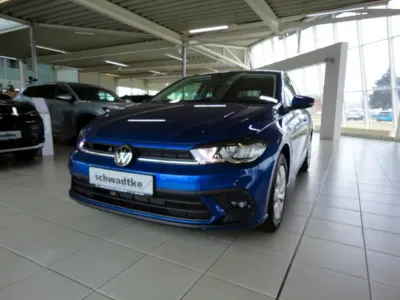Gebraucht VW Polo IQ Drive 95 PS (69 kW) 2024 Reef blue metallic Kleinwagen