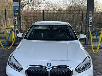 Weiß Gebraucht 2020 BMW 118 Kleinwagen | 19.300 € (Etwas zu teuer)