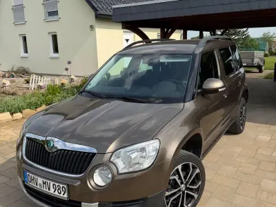 Gebraucht Skoda Yeti Plus Edition 105 PS (77 kW) 2012 Braun SUV