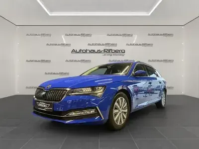 Gebraucht Skoda Superb Style 218 PS (160 kW) 2021 Blau Kombi