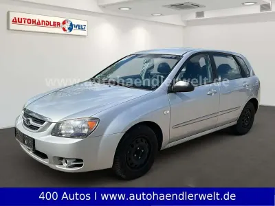 Używany Kia Cerato 105 KM (77 kW) 2006 Szary Hatchback