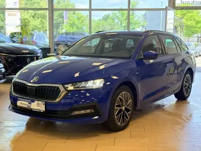 Gebraucht Skoda Octavia Clever 110 PS (80 kW) 2022 Blau Kombi