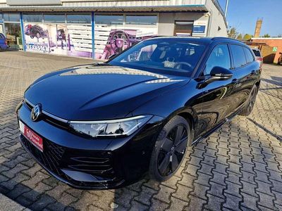 Gebraucht VW Passat R-line 193 PS (141 kW) 2026 Grenadillschwarz metallic Kombi