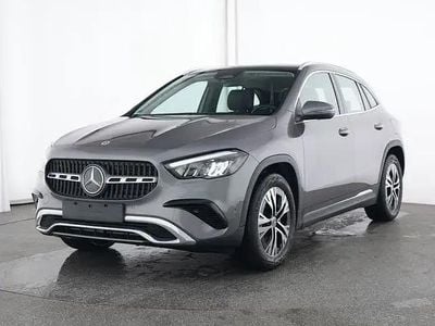 Usata Mercedes GLA200 150 CV (110 kW) 2024 Grigio SUV