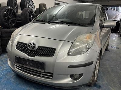 Silber Gebraucht 2006 Toyota Yaris Kleinwagen | 4.100 € (Fairer Preis)