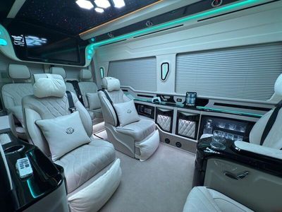 Schwarz Neu 2025 Mercedes Sprinter Van | 297.500 €