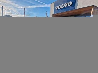 Gebraucht Volvo V40 Momentum 122 PS (89 kW) 2019 Braun Limousine