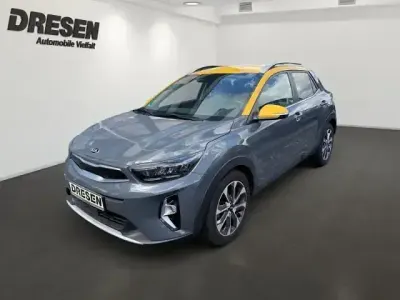 Gebraucht Kia Stonic Spirit 101 PS (74 kW) 2021 Mpr) perennialgrau met./gelb (grau SUV