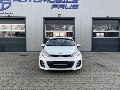 Gebraucht Kia Rio DREAM-TEAM Edition 109 PS (80 kW) 2016 (ud) clear white Limousine