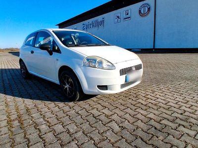 Gebraucht Fiat Grande Punto 65 PS (47 kW) 2009 Weiß Kleinwagen