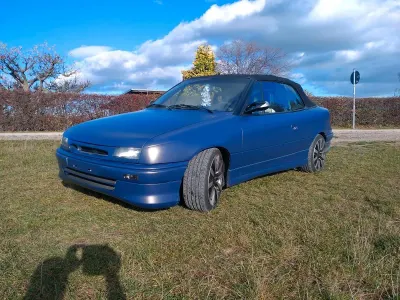 Gebraucht Opel Astra Cabriolet 115 PS (84 kW) 1994 Violet Cabrio