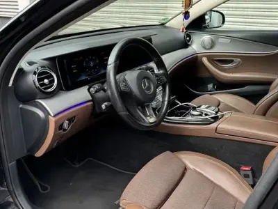 Gebraucht Mercedes E220 Avantgarde 194 PS (142 kW) 2017 Schwarz Limousine