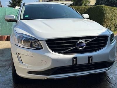 Gebraucht Volvo XC60 Momentum 150 PS (110 kW) 2016 Weiß SUV
