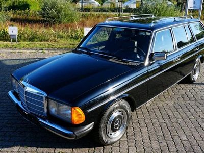 Gebraucht Mercedes E230 136 PS (100 kW) 1985 Schwarz Kombi