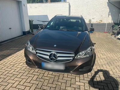 Mercedes E200