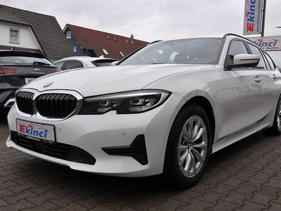 Weiß Gebraucht 2022 BMW 318 Advantage Kombi | 20.500 € (Fairer Preis)
