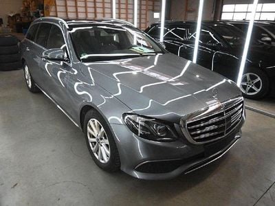 Gebraucht Mercedes E220 194 PS (142 kW) 2020 Selenitgrau Kombi