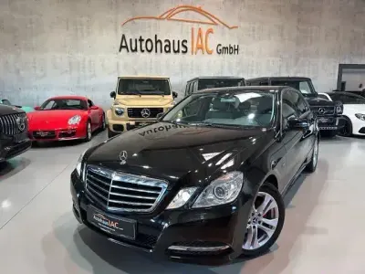 Gebraucht Mercedes E200 184 PS (135 kW) 2012 Schwarz Limousine