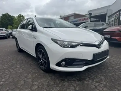 Gebraucht Toyota Auris Hybrid Edition-S 136 PS (100 kW) 2017 Schneeweiß Limousine
