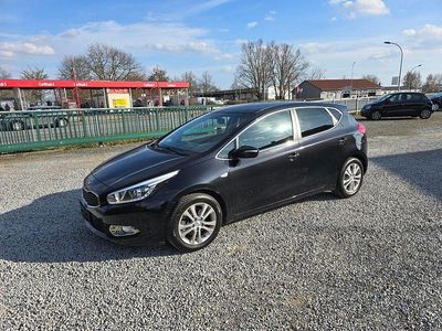Gebraucht Kia Ceed FIFA World Cup Edition 99 PS (72 kW) 2014 Schwarz Kleinwagen