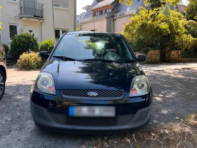 Gebraucht Ford Fiesta 60 PS (44 kW) 2005 Blau Kleinwagen